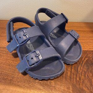 OshKosh B’gosh Boy’s Sandals Blue Rubber Size 7M, velcro